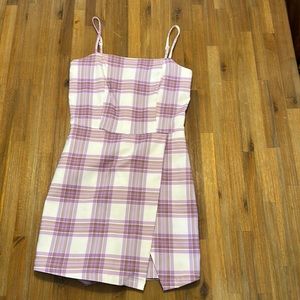 Altar’d State adorable pleated romper size 4 small never worn.